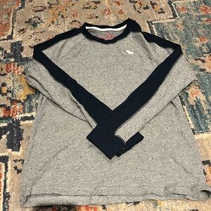 EUC Abercrombie Kids long-sleeved gray thermal-type shirt. Size 13/14